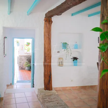 Belmonstays Aguamarina, Pueblo *