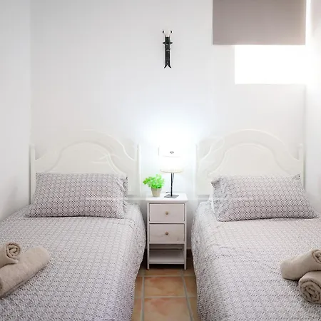 Belmonstays Aguamarina, Pueblo 미하스