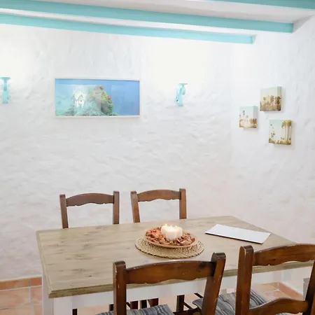 Belmonstays Aguamarina, Pueblo *