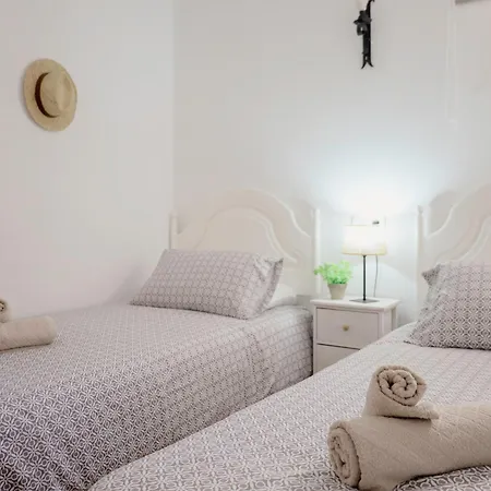 Belmonstays Aguamarina, Pueblo *