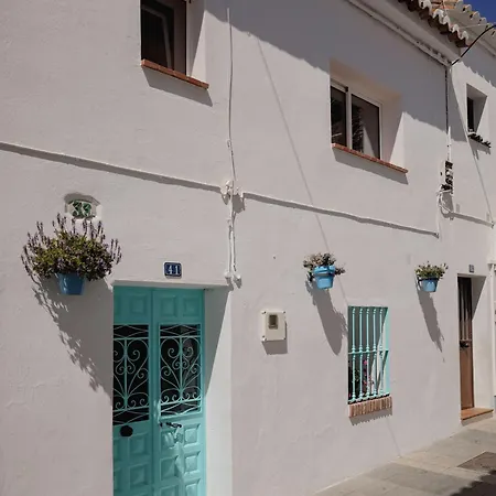 Belmonstays Aguamarina, Pueblo 미하스