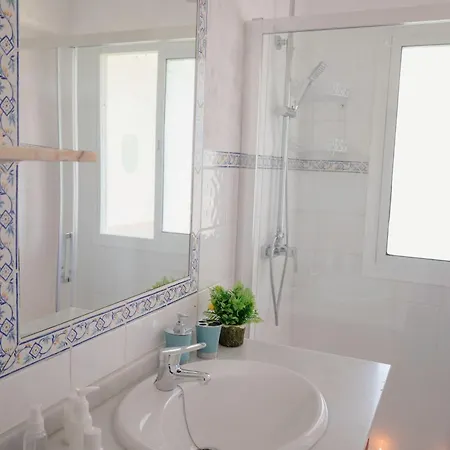 Belmonstays Aguamarina, Pueblo