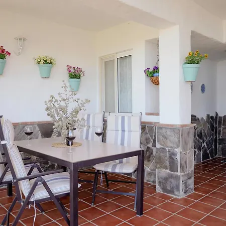 Belmonstays Aguamarina, Pueblo *