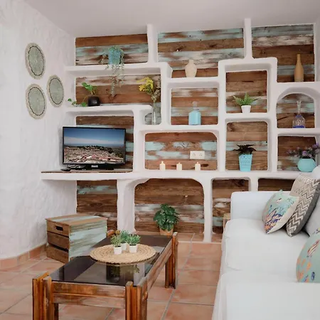Belmonstays Aguamarina, Pueblo 미하스