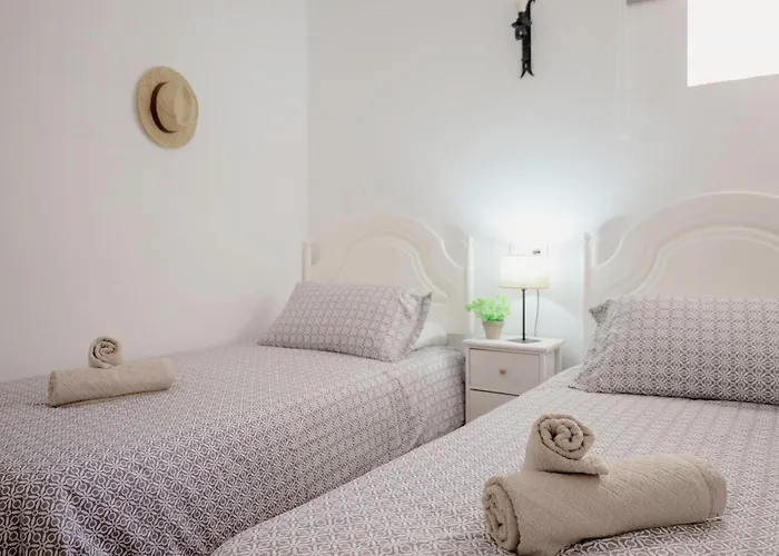 Belmonstays Aguamarina, Pueblo *