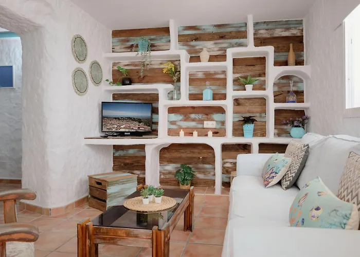 Belmonstays Aguamarina, Pueblo Mijas